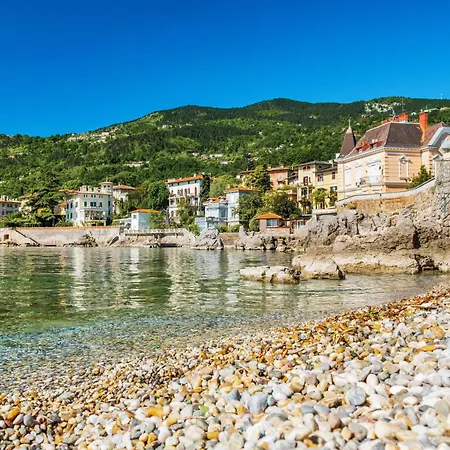 Damir By Interhome Apartmán