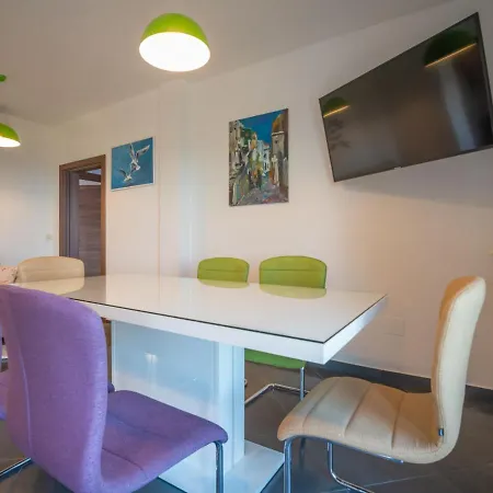Damir By Interhome Apartmán *